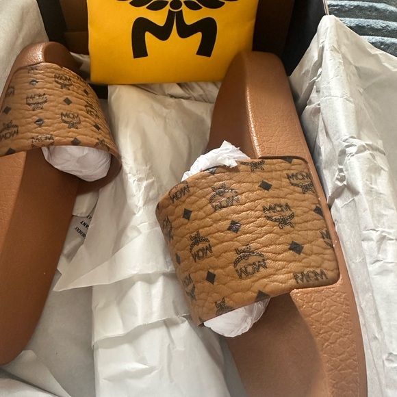 MCM Shoes - MCM Logo Slides